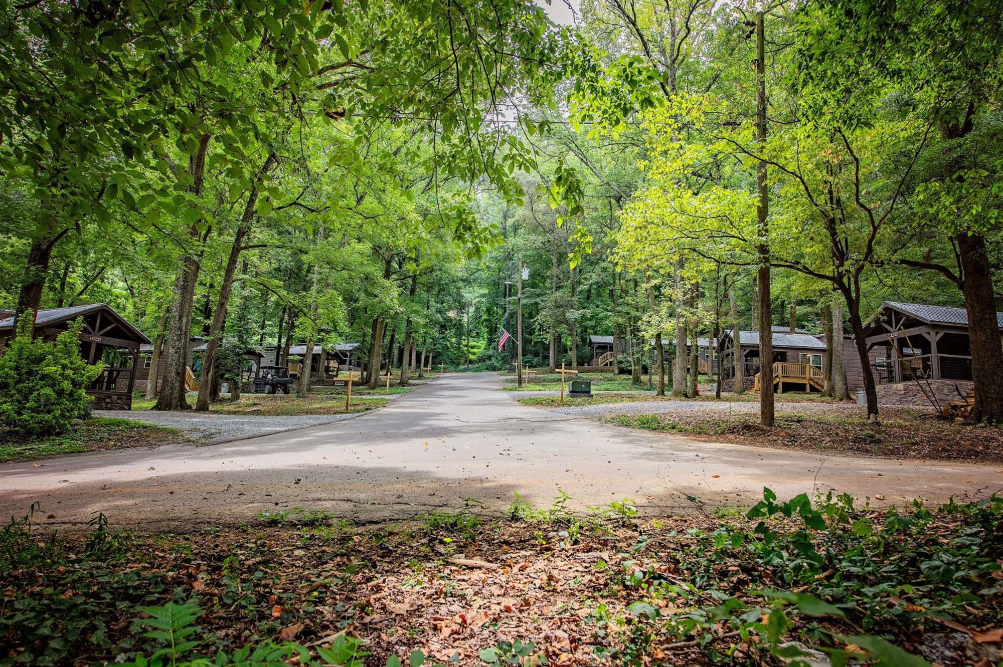 Ryon Tiny Home Cabin City-Side Rustic Retreat Chattanooga Bagian luar foto